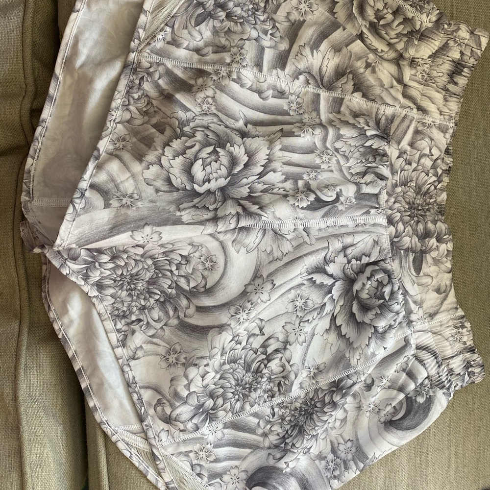 Lululemon hotty hot tall